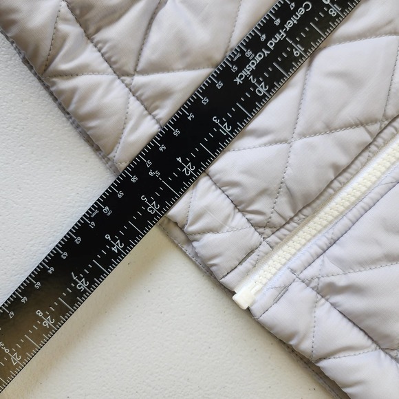 Marmot Women's Kitzbuhel Vest Gray White Quilted Size Small - Picture 8 of 9
